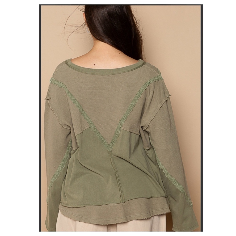 $35 start 281 🖤POL V neck lace trim olive top - Picture 9 of 11